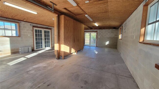 Building Photo - 5847 Venisota Rd