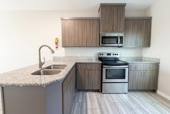 Building Photo - 5601 Cuenca Dr