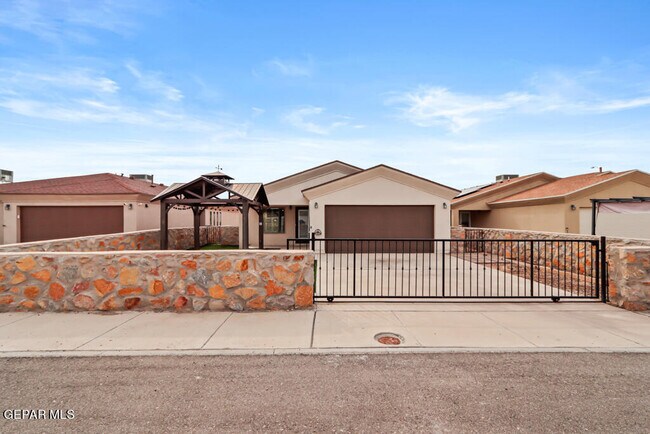 Building Photo - 1908 Thomas Lackland St