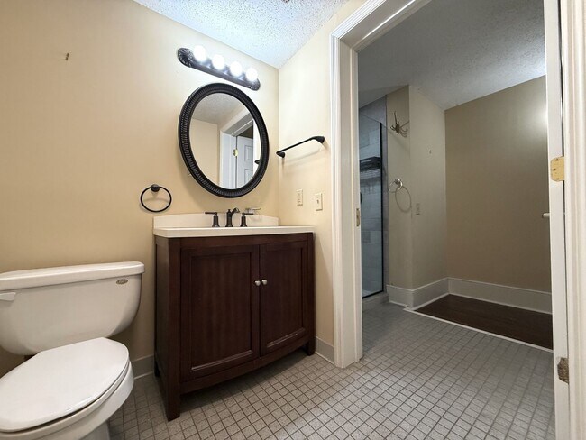 Building Photo - 484 1st St