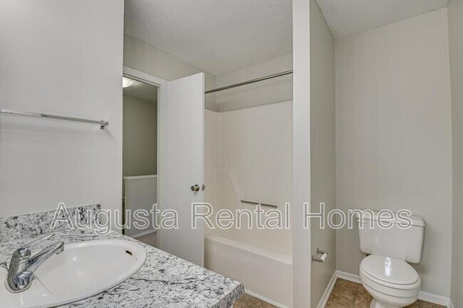 Building Photo - 169-A Petersburg Circle