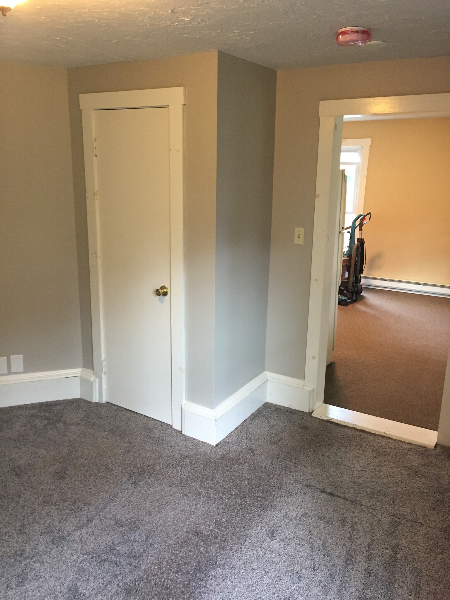 Building Photo - 215 Madison St