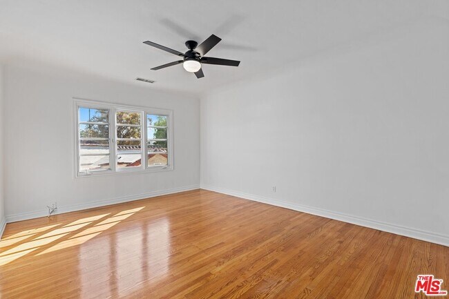 Building Photo - 460 N Harper Ave