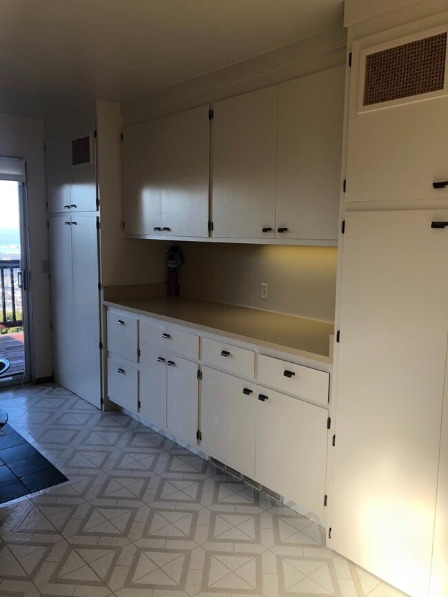 Building Photo - Lovely 3/2 home in the hills of El Cerrito with breathtaking views of the bay!