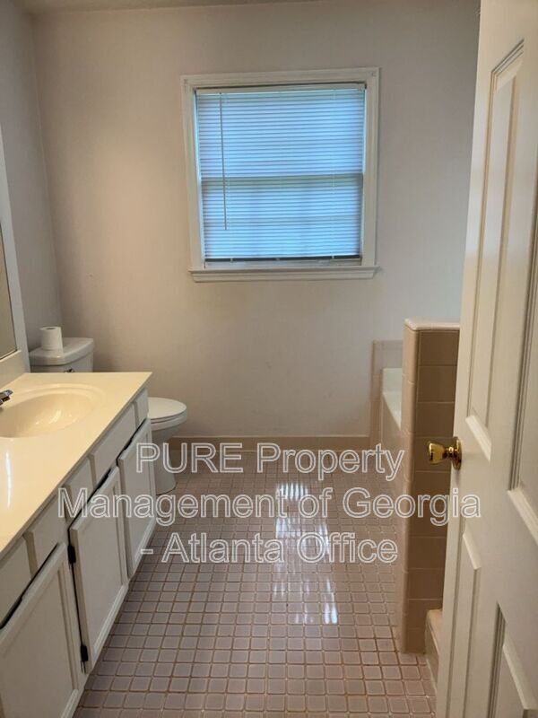 Building Photo - 1195 Parkwood Chase NW