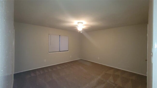 Building Photo - 17622 Autumn Hills Dr