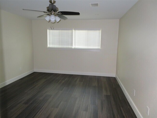 Building Photo - 11619 Bowlan Ln