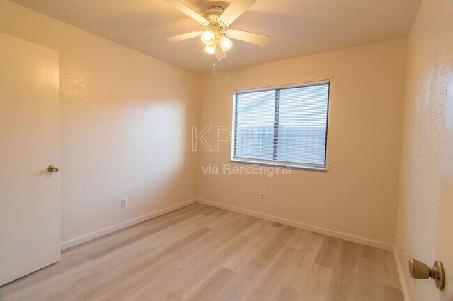 Building Photo - 6072 Carolina Cir