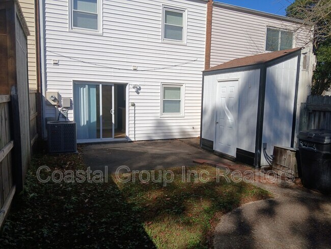 Building Photo - 412 Chinaberry Cir