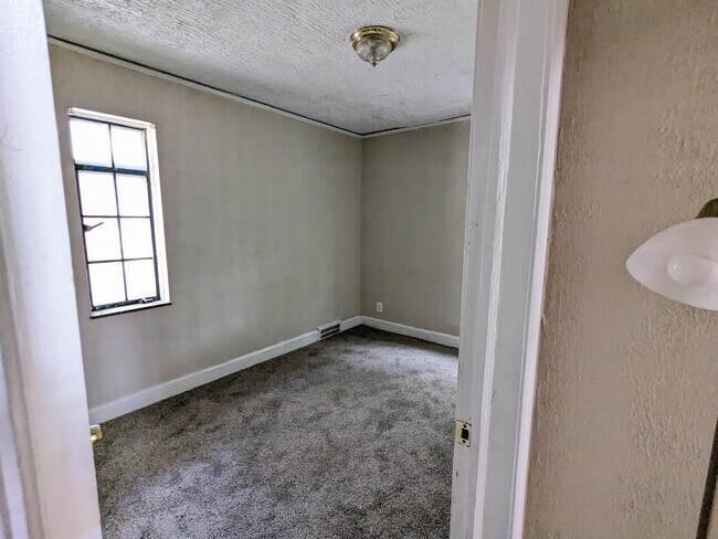 Building Photo - 13988 Prevost St