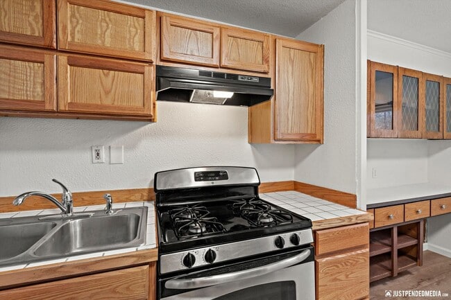 Building Photo - 20513 Scenic Dr