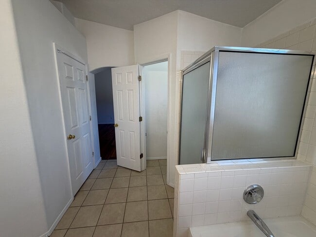 Building Photo - 1405 Secret Valley Dr SW