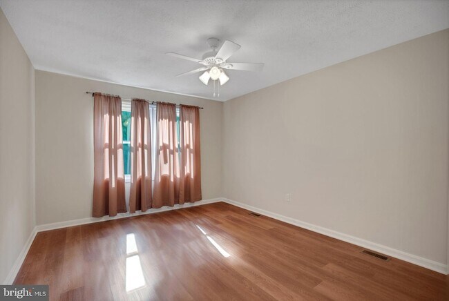 Building Photo - 37245 E Spicer Dr