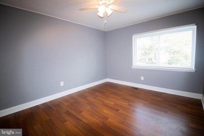 Building Photo - 1127 Thackary Ct