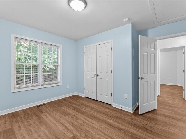 Building Photo - 5701 Hereld Green Dr