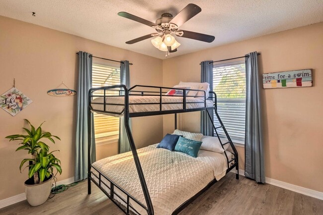 Building Photo - 1223 Redwood Ln