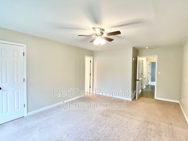 Building Photo - 161 Racine Dr
