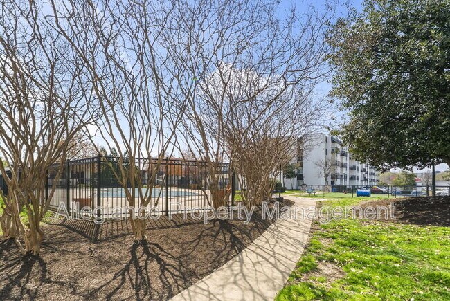 Building Photo - 60 S Van Dorn St