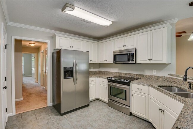 Building Photo - 1021 Mansford Ln