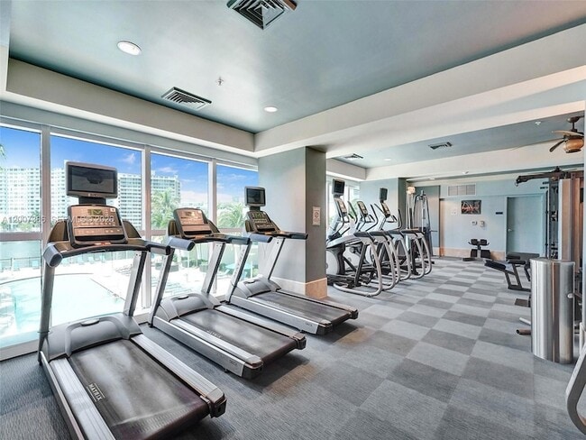 Building Photo - 1945 S Ocean Dr