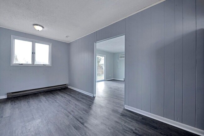 Building Photo - 2137 Toni St