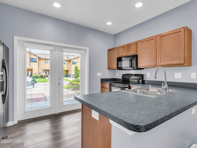 Building Photo - 422 Cabernet Pl