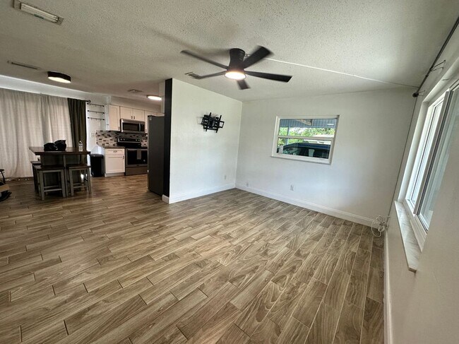 Building Photo - 2781 Fulford St