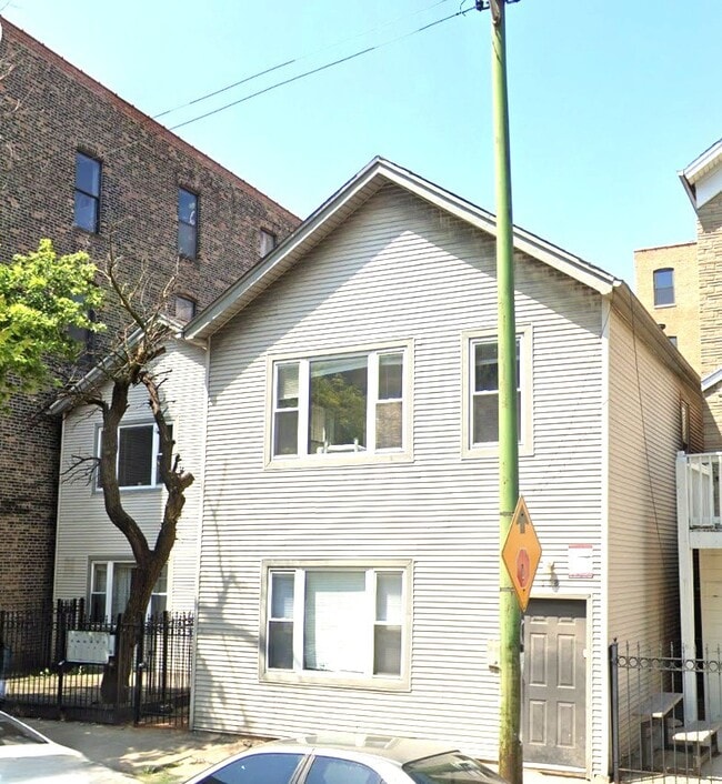 Primary Photo - 516 N May St