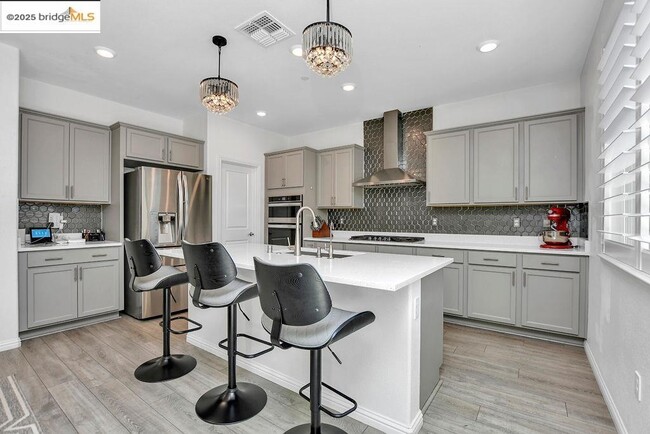 Building Photo - 278 Sespe Creek Ave.