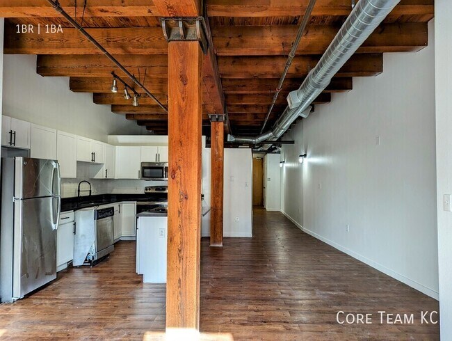 Building Photo - 204 Walnut St