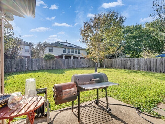 Building Photo - 3823 Beacons Vw