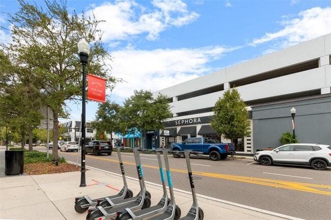 Building Photo - 800 S Dakota Ave