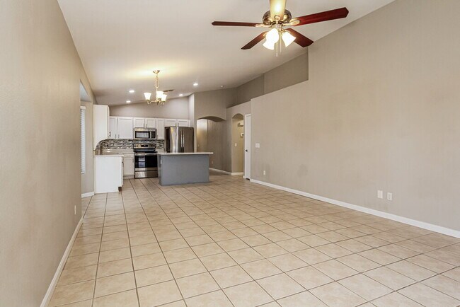 Building Photo - 15550 N Naegel Dr