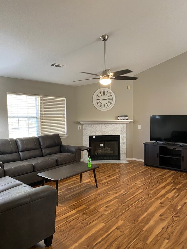 Building Photo - 4847 W Ponca St