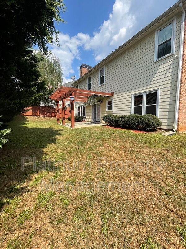 Building Photo - 4916 Durley Ln SE