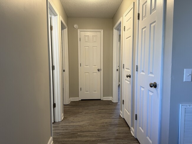 Building Photo - 862 Lyndsi Ln