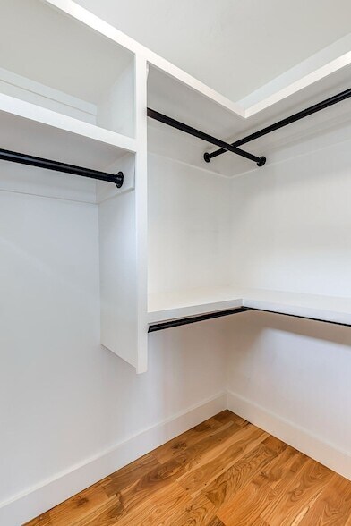 Building Photo - 1710 Nassau St