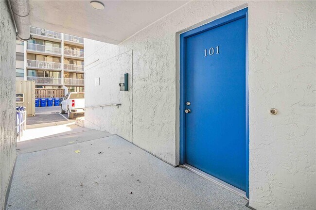 Building Photo - 500 Treasure Island Causeway