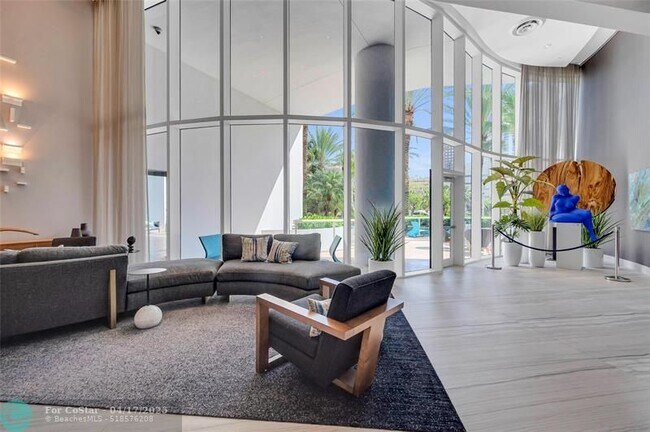Building Photo - 333 Las Olas Way