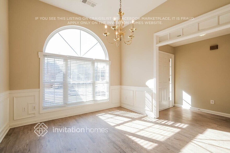 Building Photo - 890 Madison Chase Way