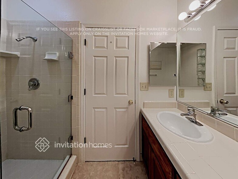 Building Photo - 2209 St Anton Dr