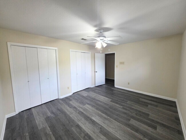 Building Photo - 7819 Hearthstone Cir