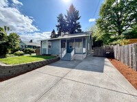 Building Photo - 5008 NE 48th Ave