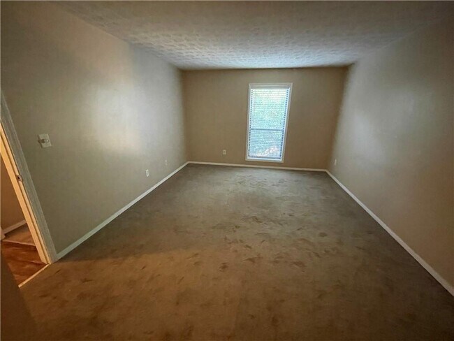 Building Photo - 803 Wynnes Ridge Cir SE