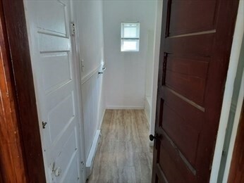 Building Photo - 543 Park Ave