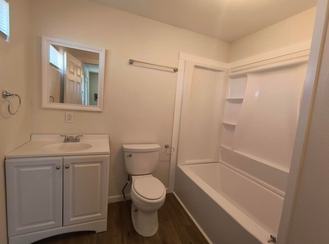 Building Photo - Charming and Spacious 3 bedroom, 2 bath home COMING SOON!