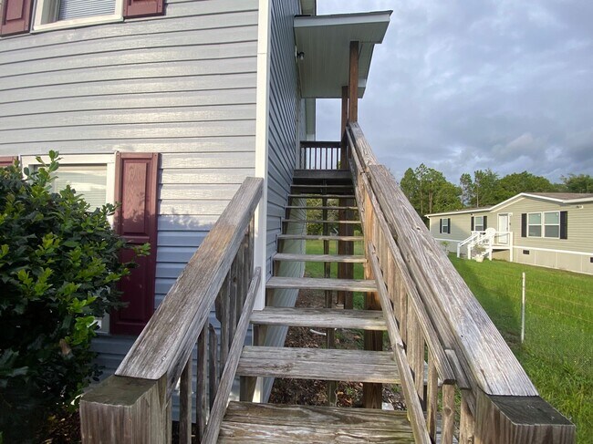 Building Photo - 123 Calvin Ct