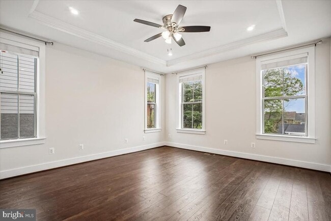 Building Photo - 3016 20th St S