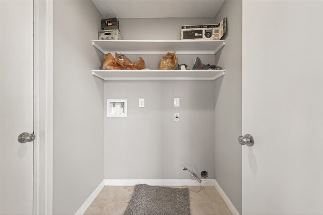 Building Photo - 10707 Staghill Dr