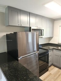 Building Photo - 9855 Sandalfoot Blvd